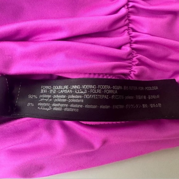 NWT Zara V-neck bikini top with removable cups and adjustable thin straps. - Picture 6 of 7